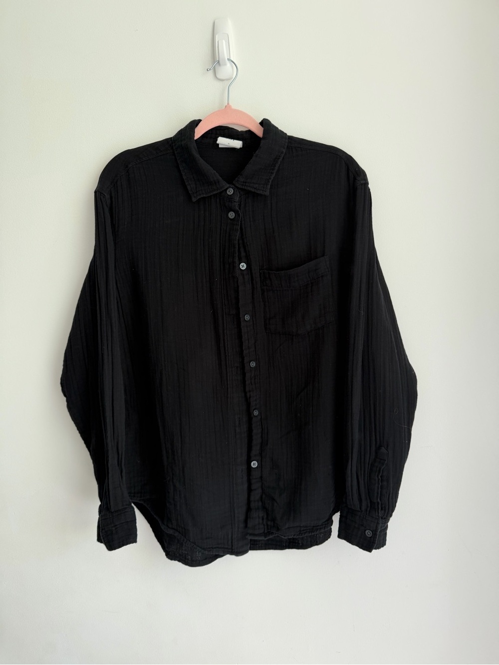 Gap WomenBlack Button-Front Long-Sleeve Shirt - Picture 2 of 5
